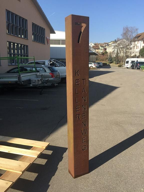 Schriftzug Wasserstrahlschneiden in Profil