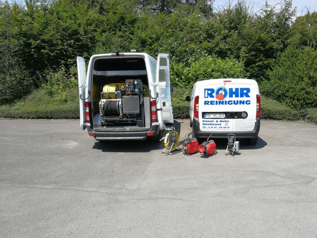 Arbeiten an einem Kanal