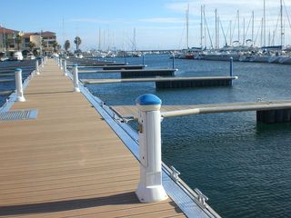 Mise en œuvre de pontons fixes et catways