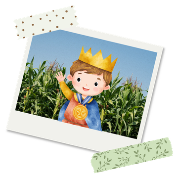 Fotocollage Maisfeld mit fröhlichem Jungen mit Krone auf dem Kopf und Medaille um den Hals.