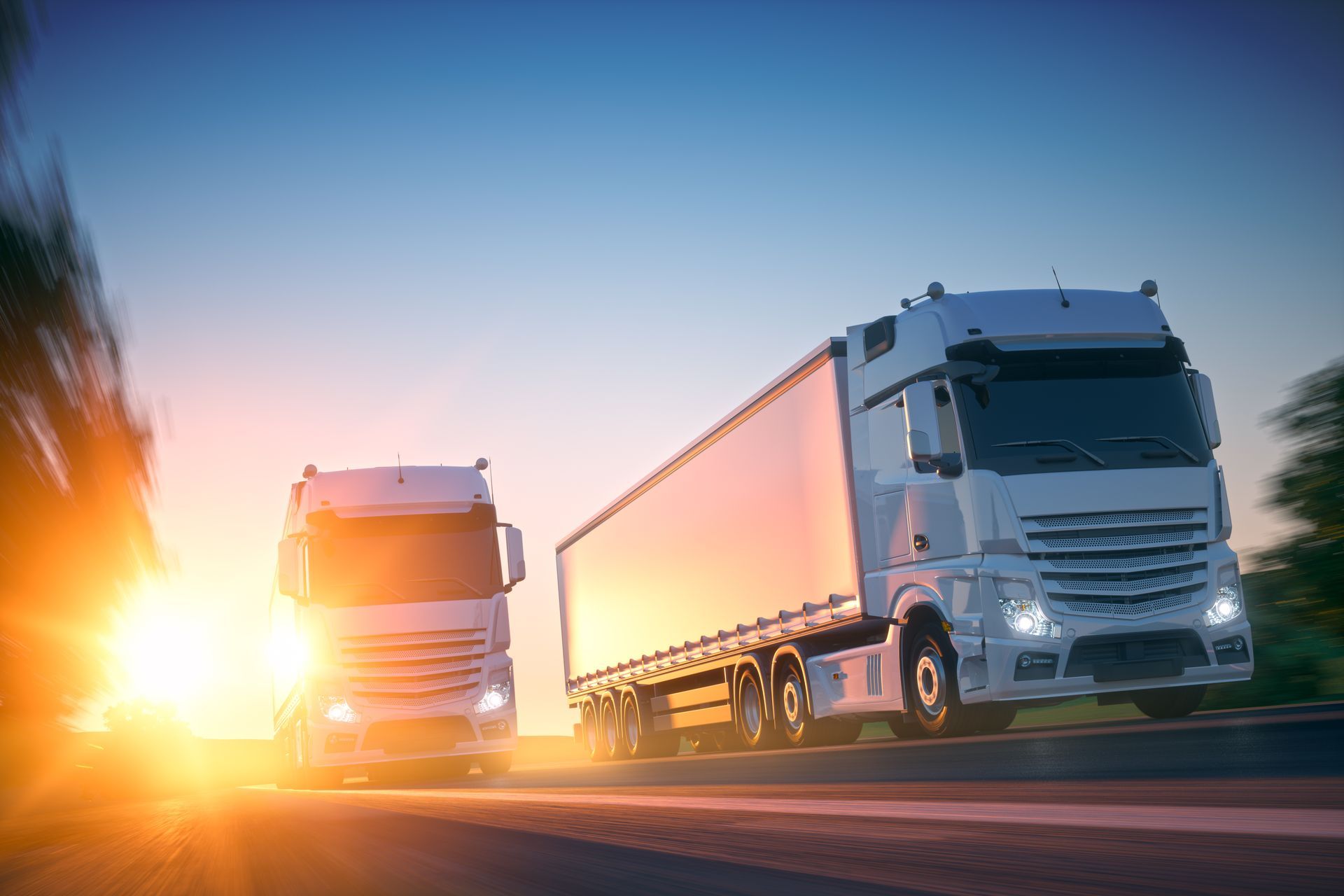 Deux camions avancent dans la même direction