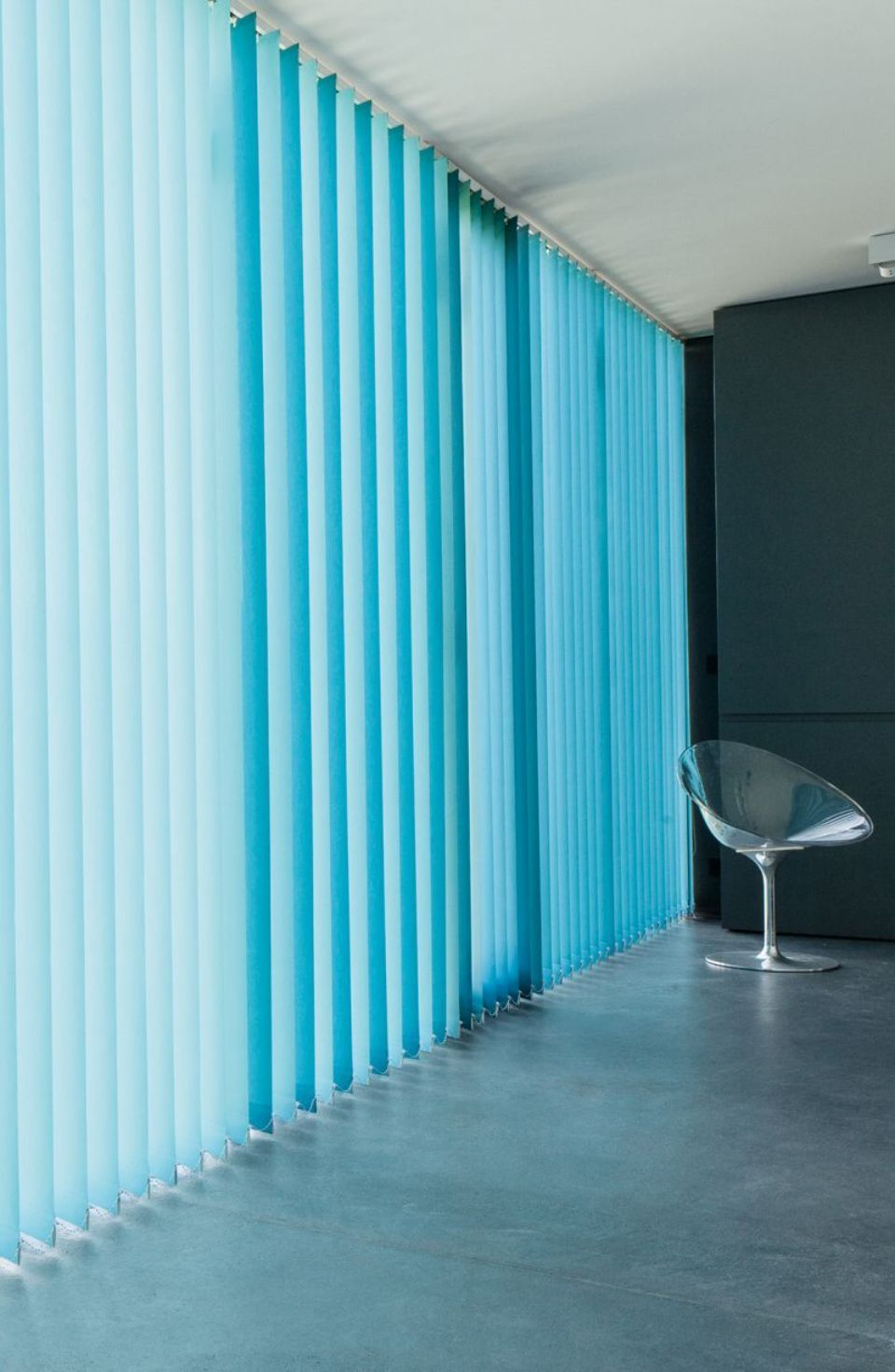 Blaue Jalousien von Streit und Kriener GmbH