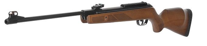 Carabina de aire comprimido con culata de madera de color marrón.