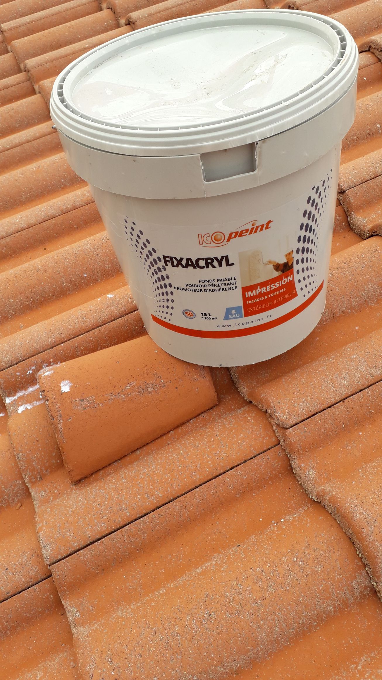 Toit à nettoyer, peinture de toiture