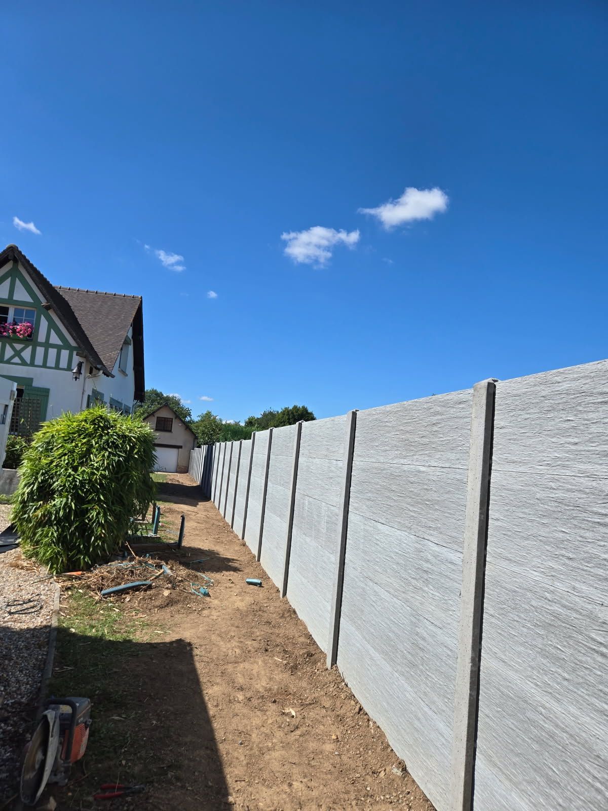 Pose de clôture terminée