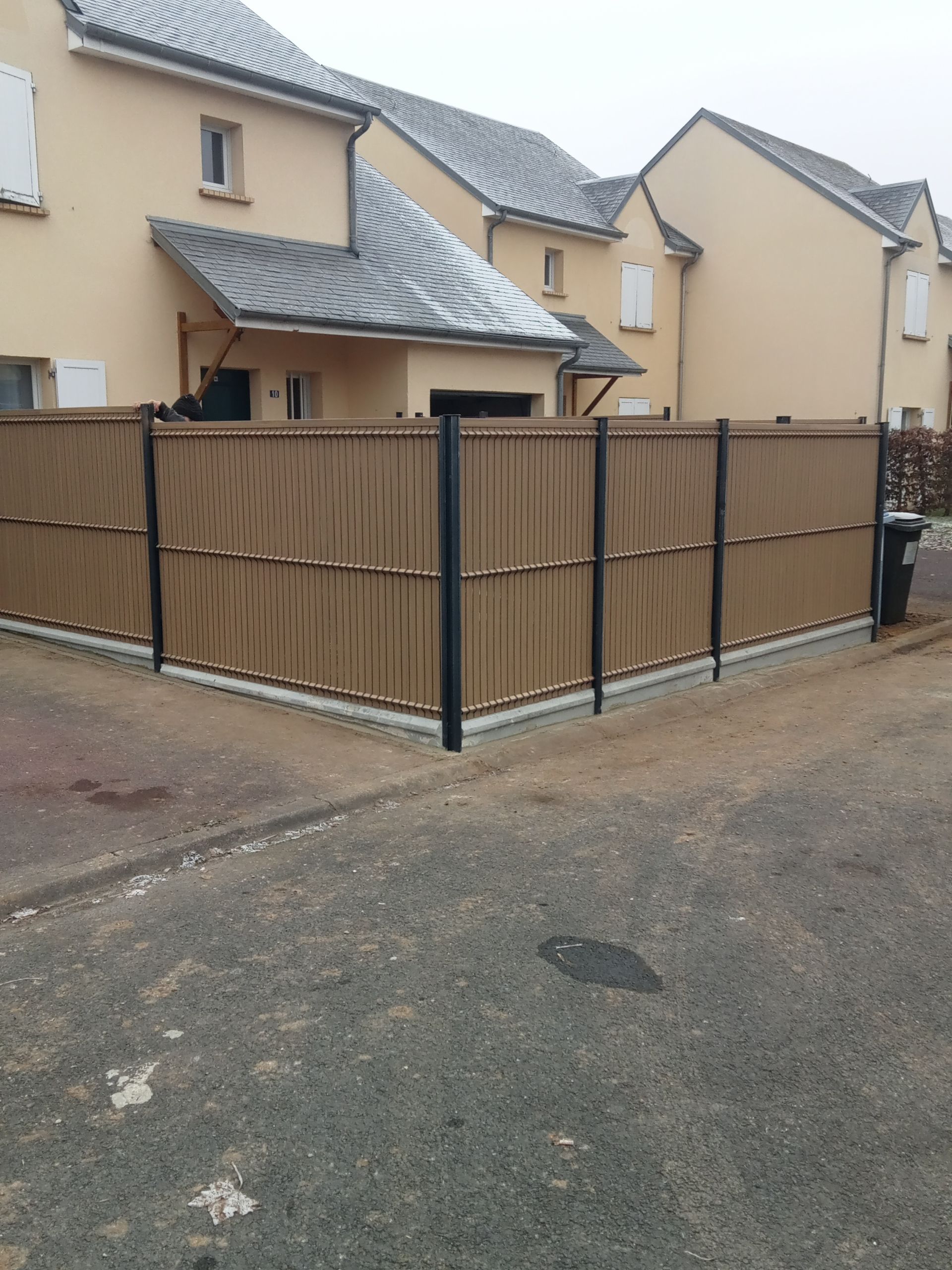 Clôture en bois sans vis-à-vis