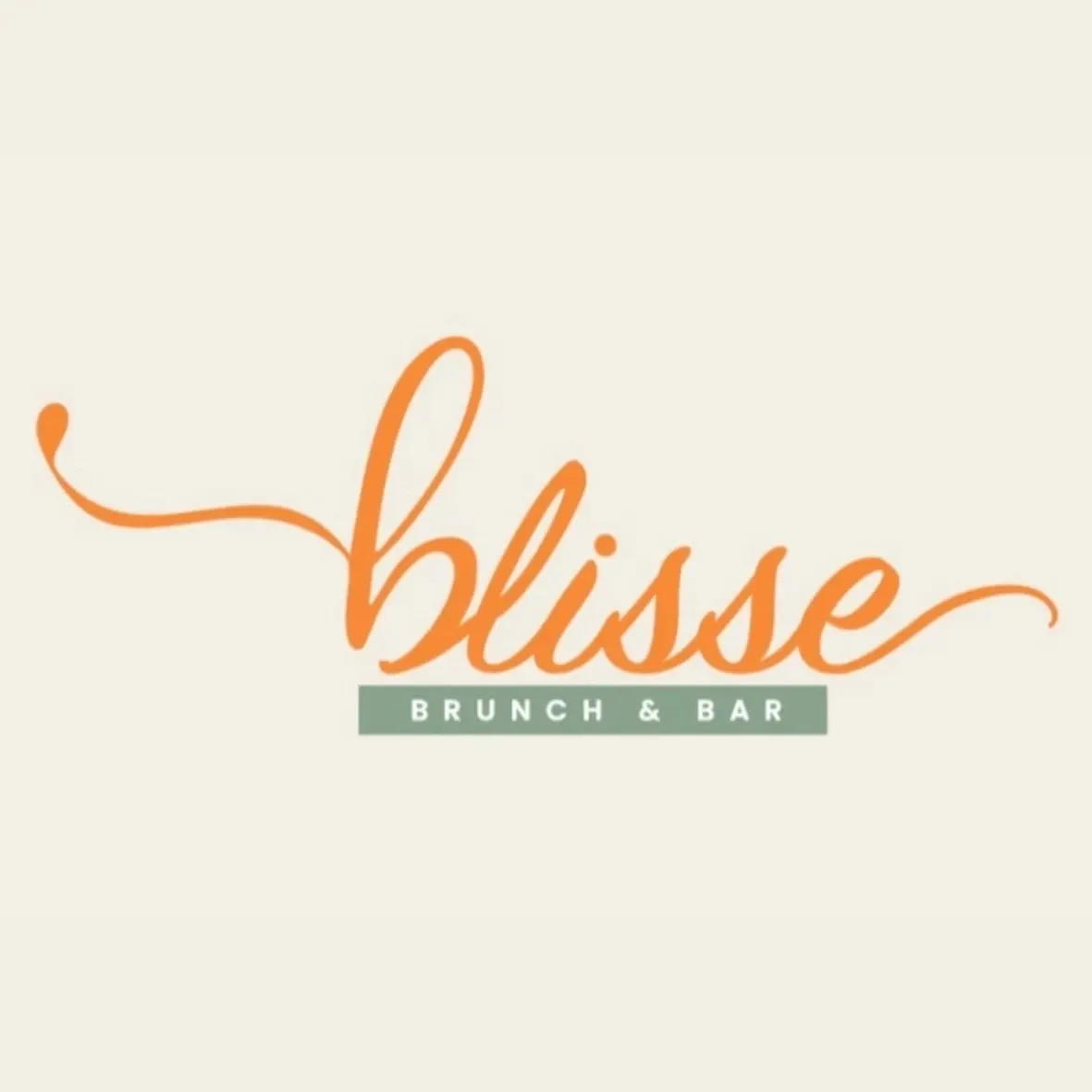 Logotipo de Blisse Brunch & Bar en letras naranjas con una franja verde sobre un fondo claro.