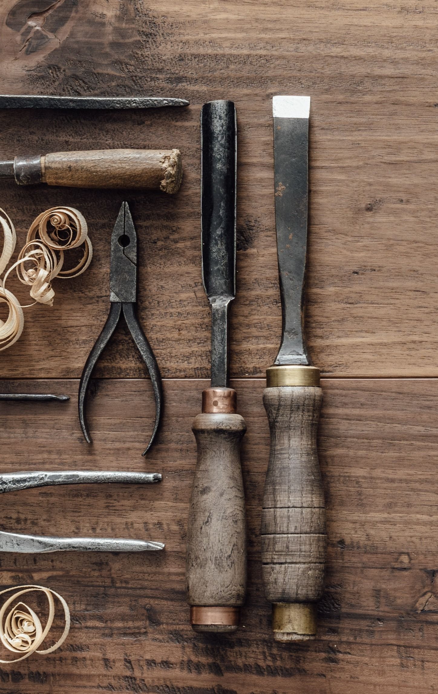 Pinces et autres outils pour le bois