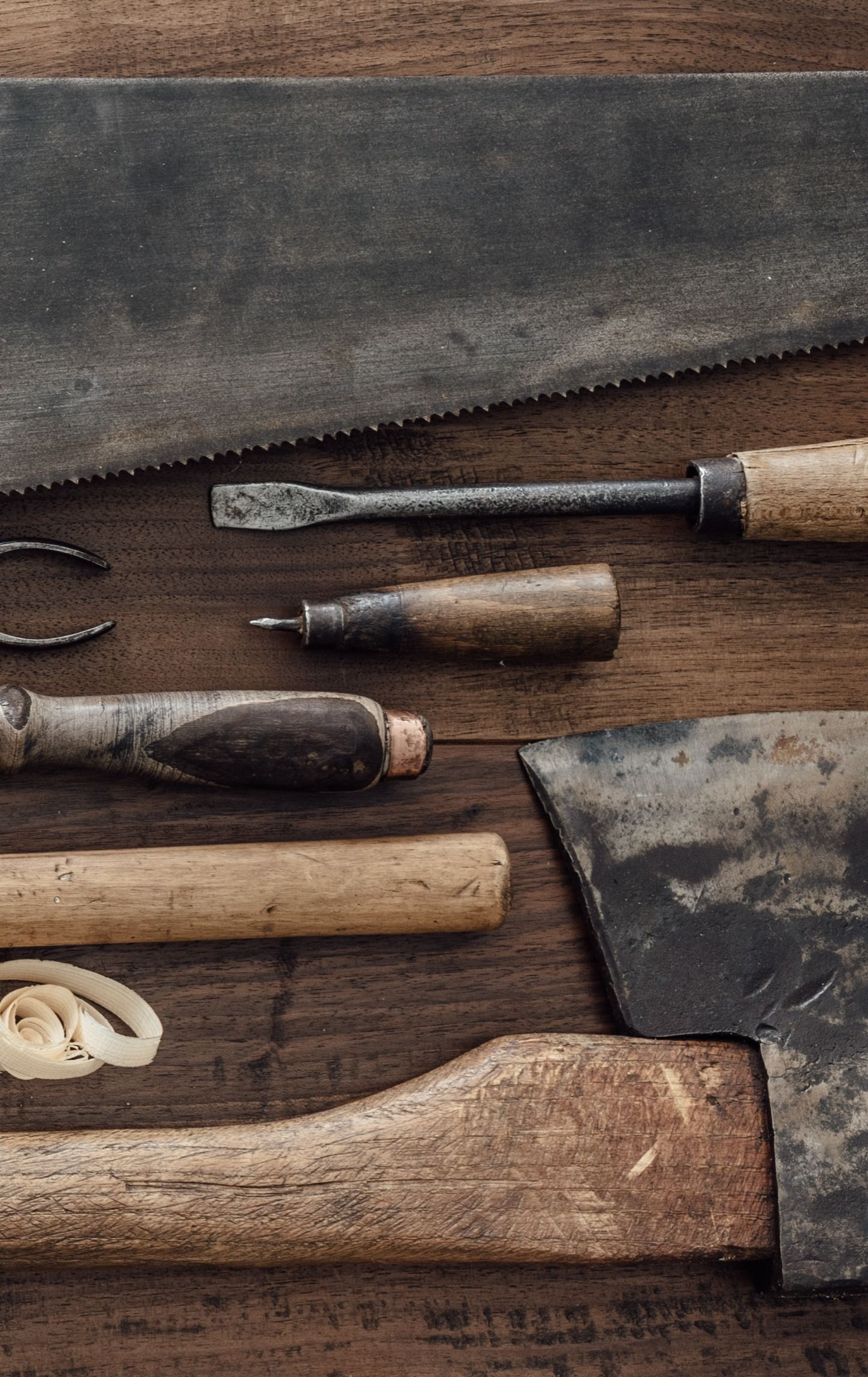 Scie à bois et autres outils