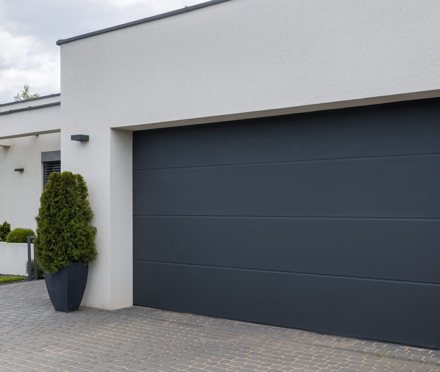 Porte de garage gris anthracite