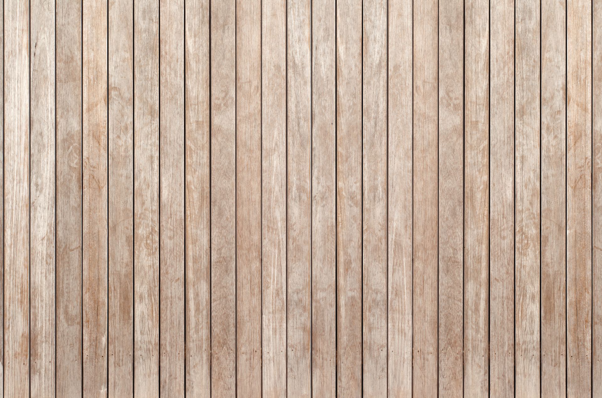 Terrasse avec de longues lames en bois