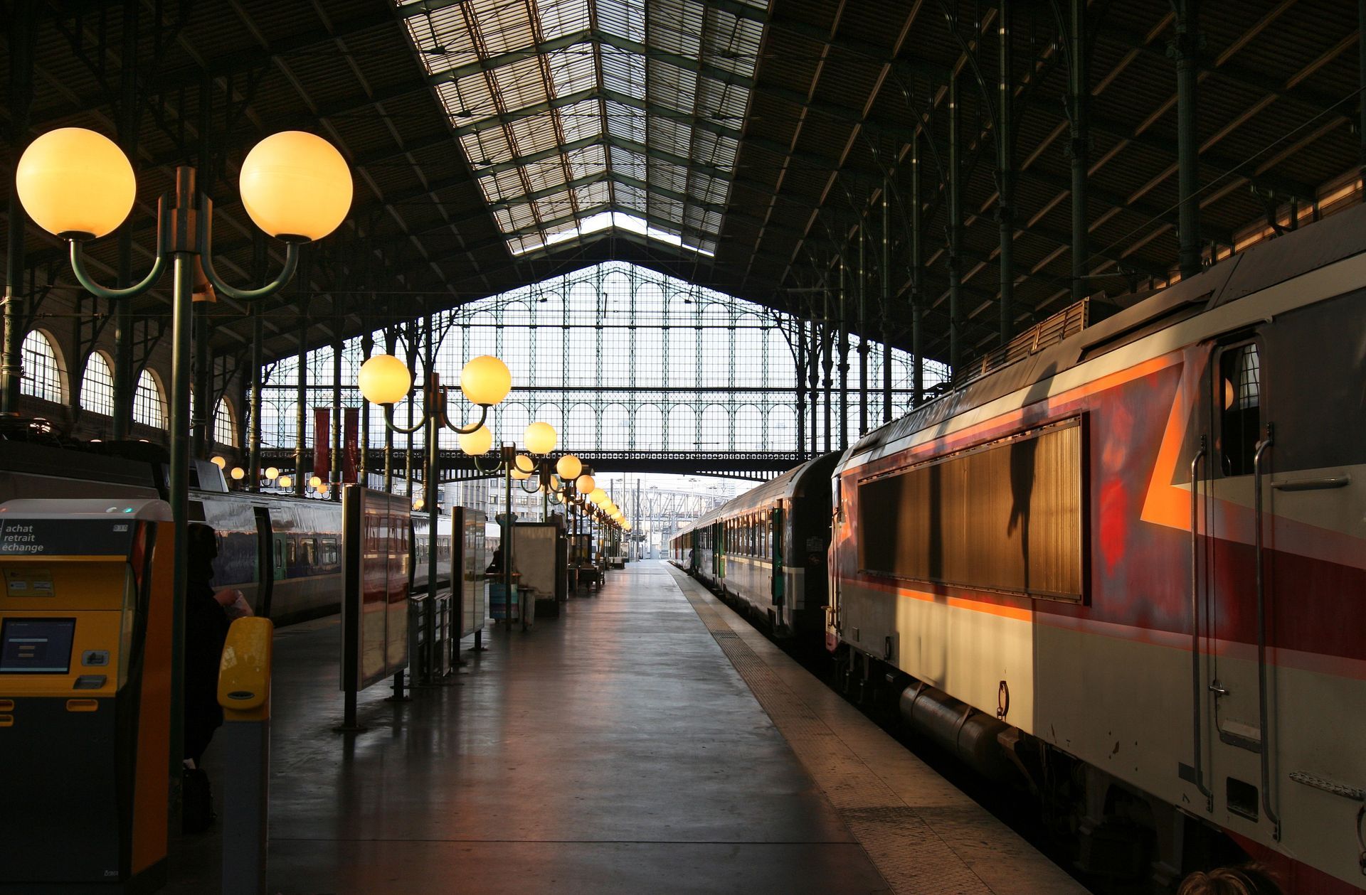 Intérieur d'une gare