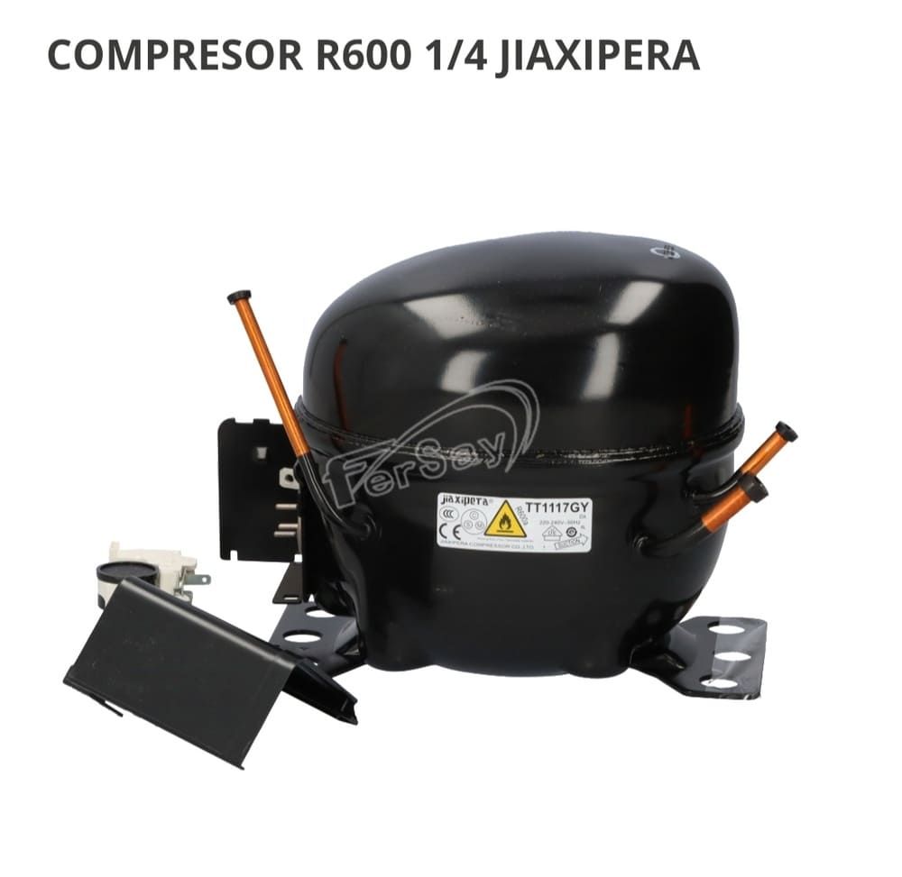 Unidad compresora R600 1/4 negra con tubos de cobre y soporte de montaje sobre fondo blanco.