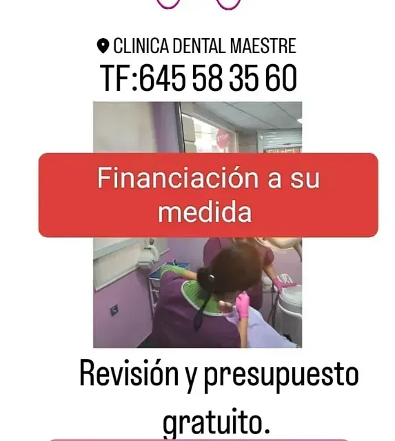 Un anuncio de Clínica Dental Maestre en español.