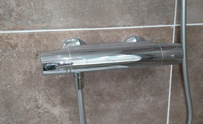 Un mitigeur en gros plan