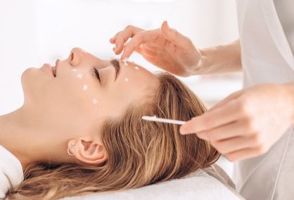 Klassische Gesichtsbehandlungen