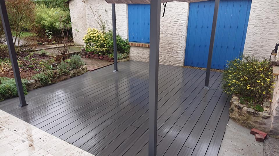 Terrasse en bois avec pergola