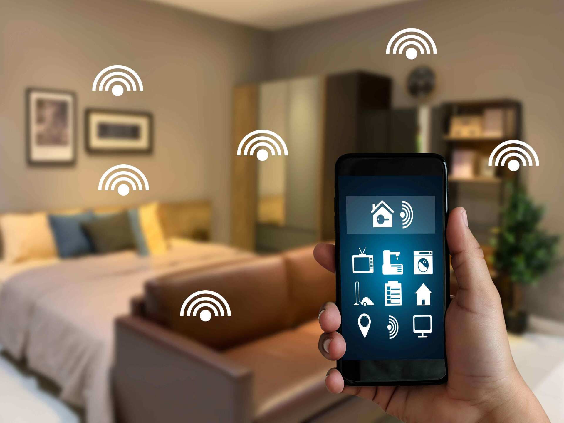ocus sur un smartphone en connexion avec toute la maison