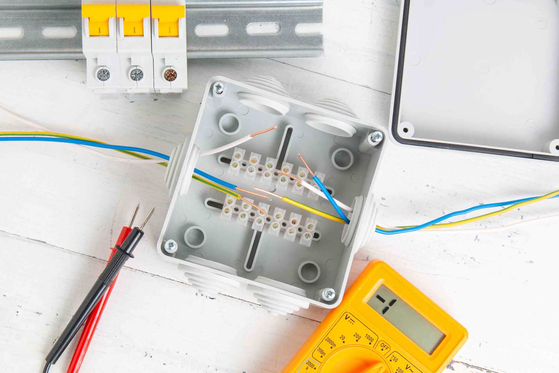 Boitier électrique et testeur