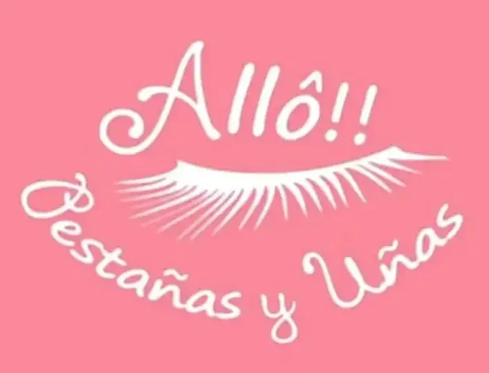 Logotipo para "Allô!! Pestañas y Uñas" sobre fondo rosa: escritura y pestañas blancas.