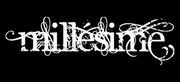 Logotipo blanco ornamentado “millesime” sobre fondo negro, con adornos decorativos y letras que simulan harina.