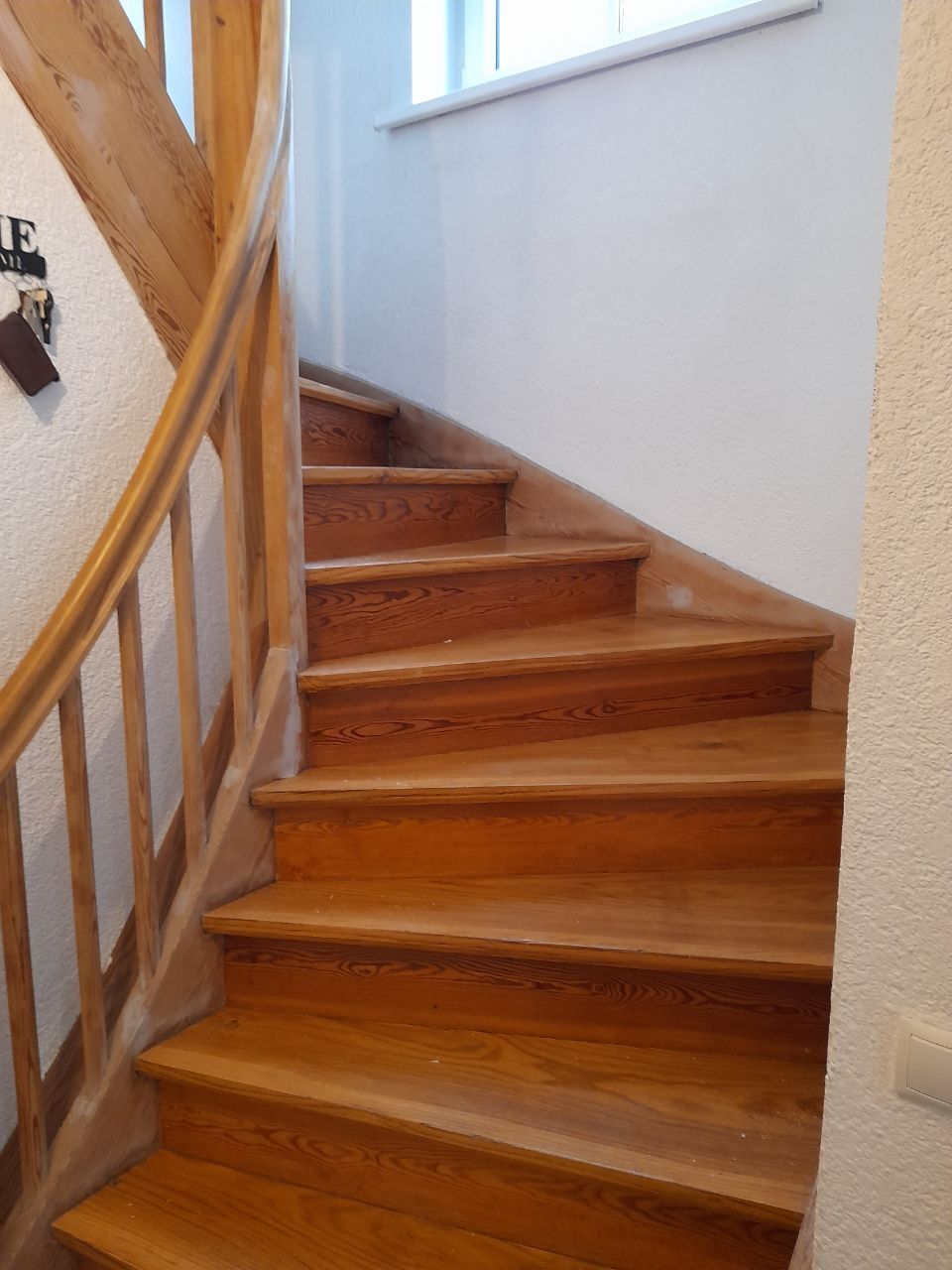 Holztreppe renoviert von Renovierungssysteme Kieslich