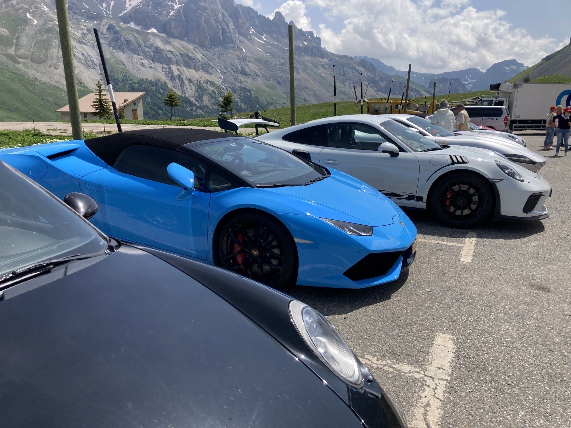 Voiture de sport bleu