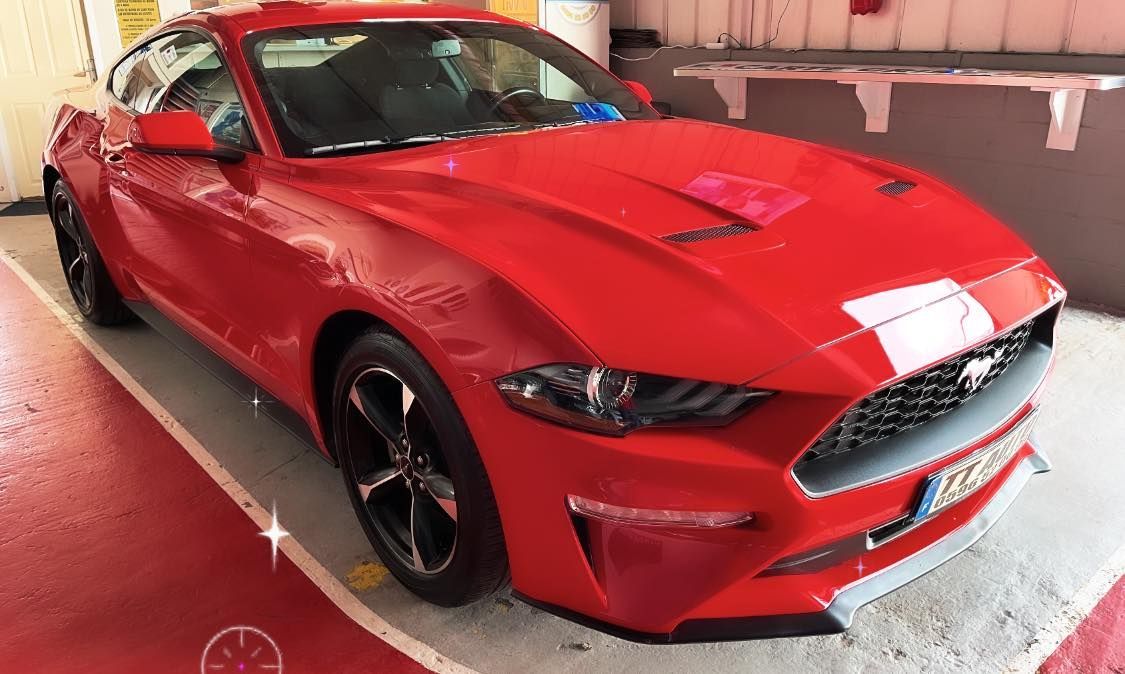 Ford Mustang rouge