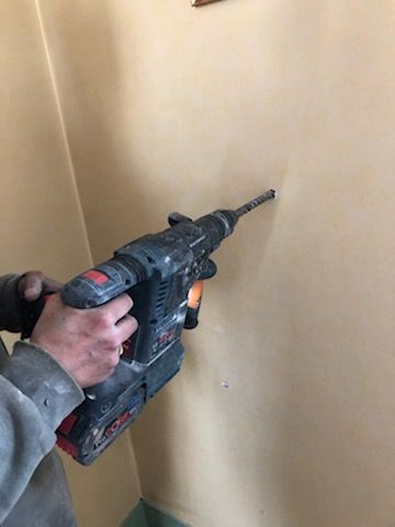 GTIsolation : Perçage de mur pour une isolation par injection Injectstyrène