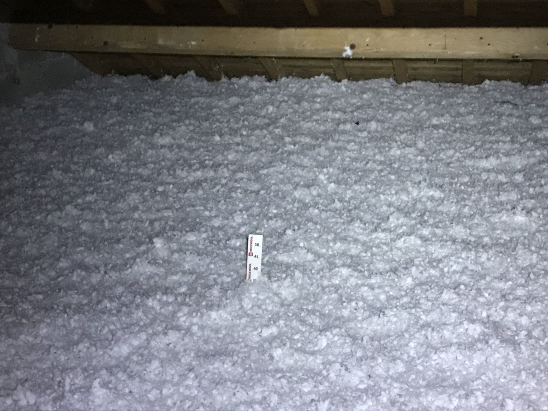 GTIsolation : laine de verre blanche dans les combles perdus