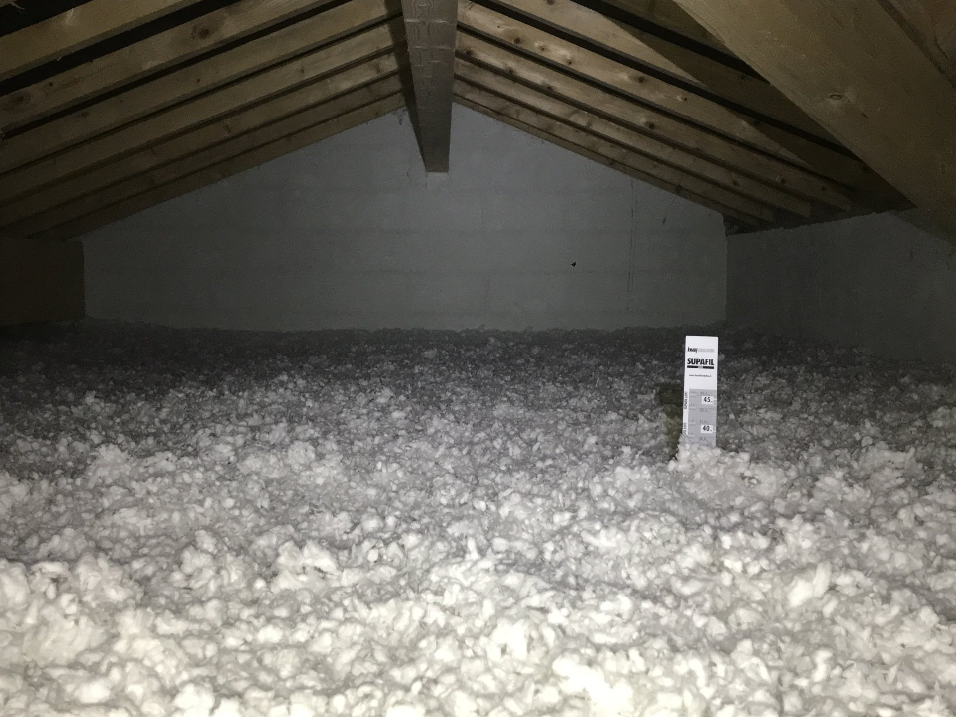 GTIsolation : laine de verre blanche dans les combles perdus