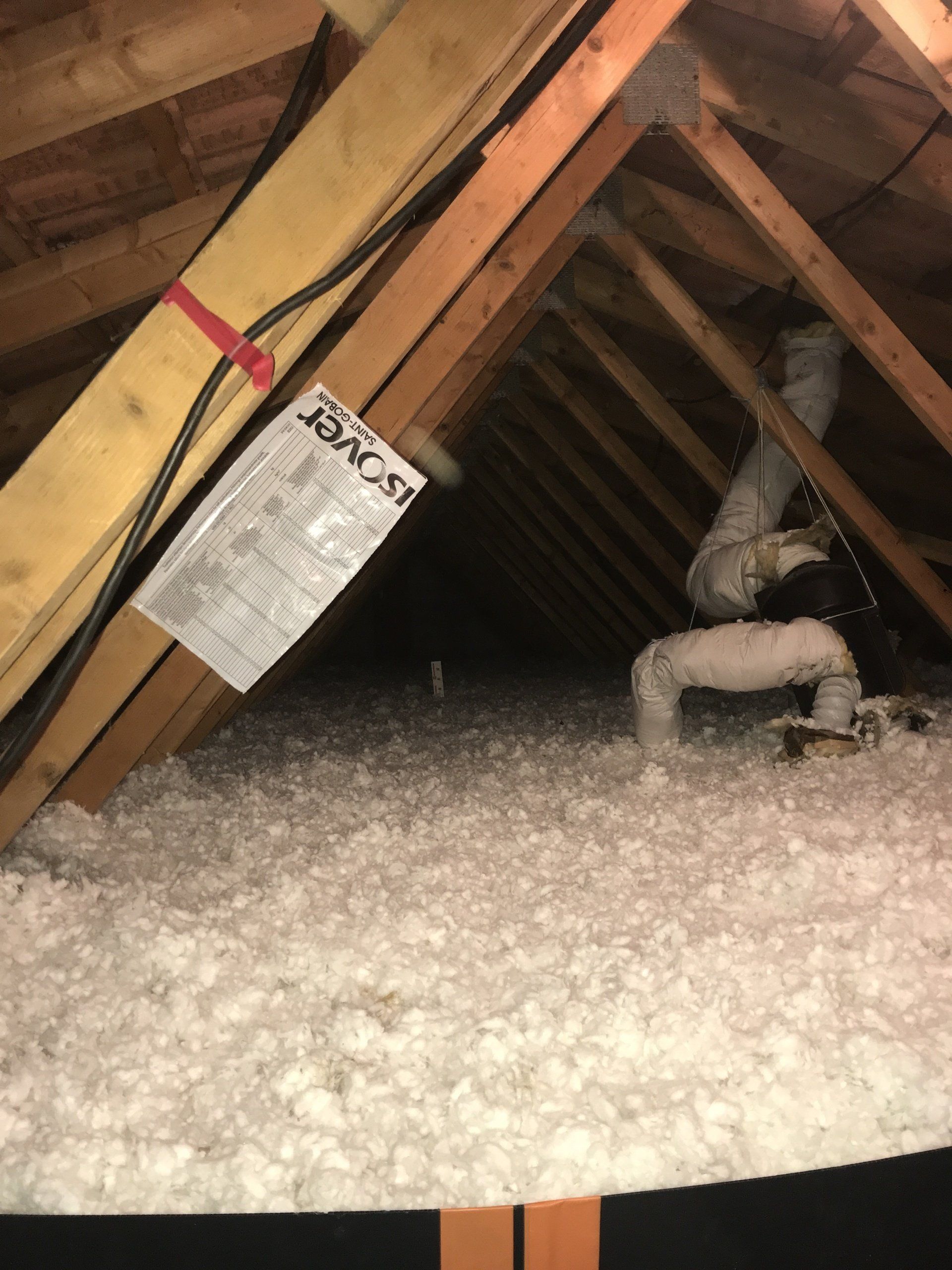 GTIsolation : laine de verre blanche dans les combles perdus