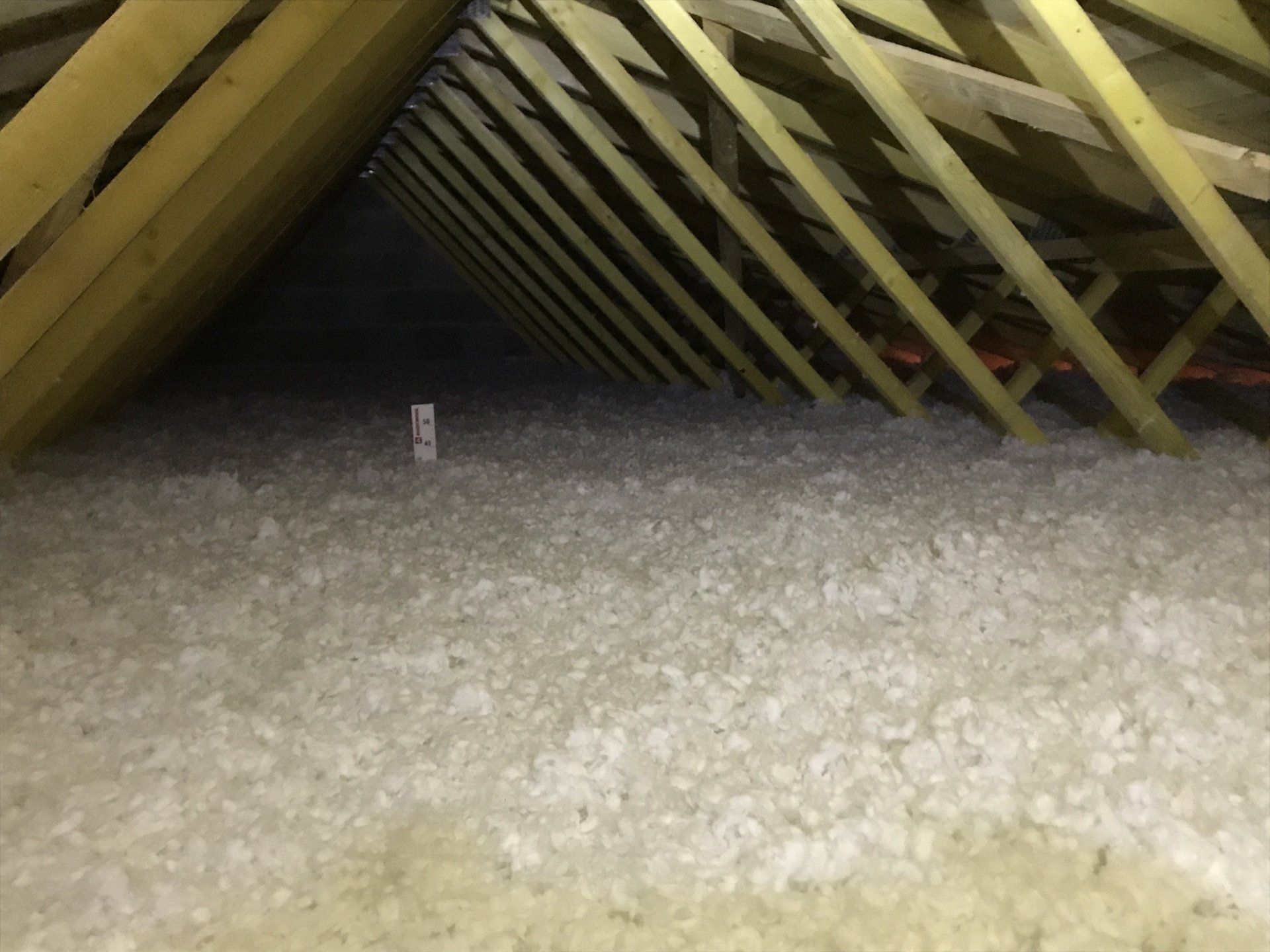 GTIsolation : laine de verre blanche dans les combles perdus