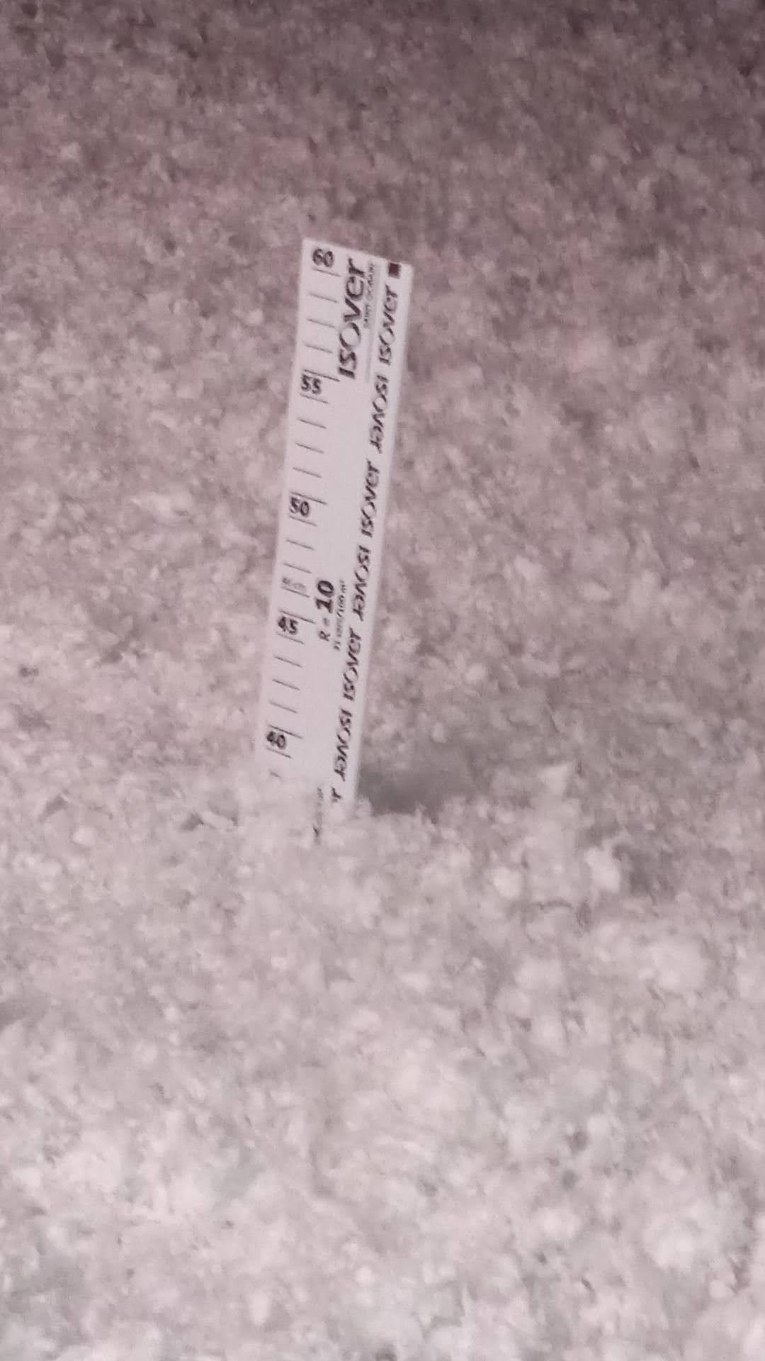 GTIsolation :Laine de verre blanche dans des combles 