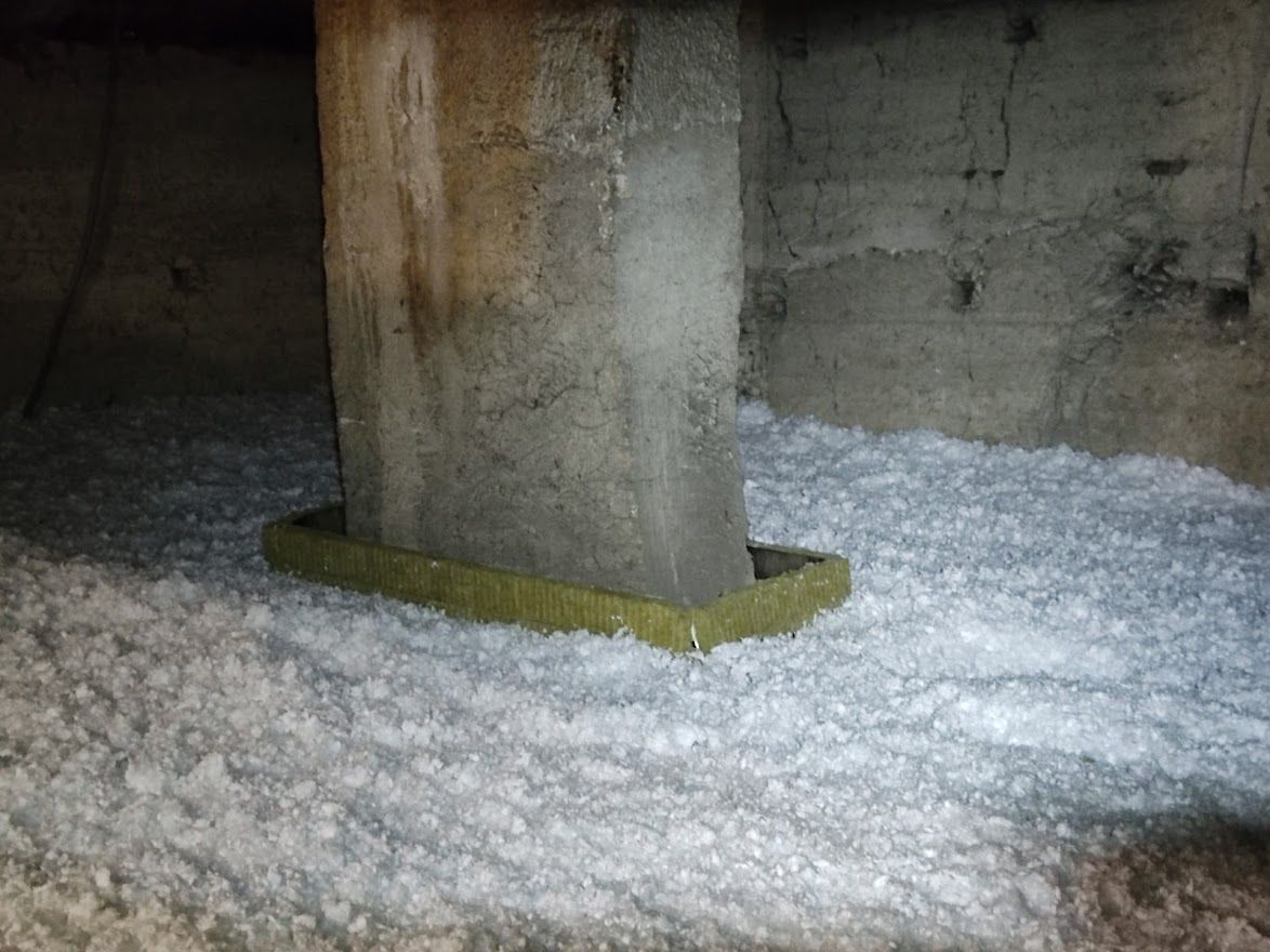 GTIsolation : contour de conduit de cheminée entouré de laine de verre 