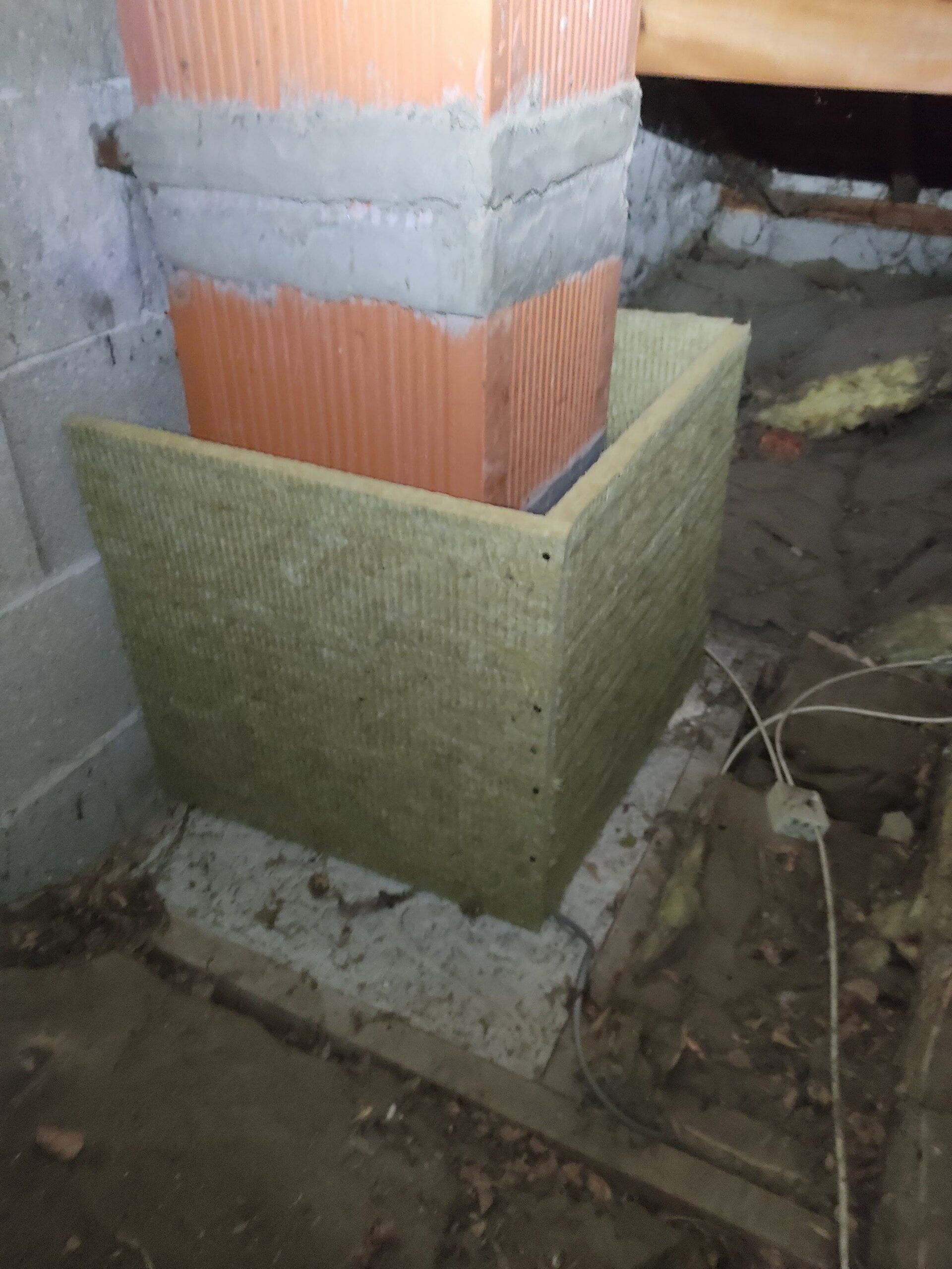 GTIsolation : isolation combles perdus avec contour de conduit