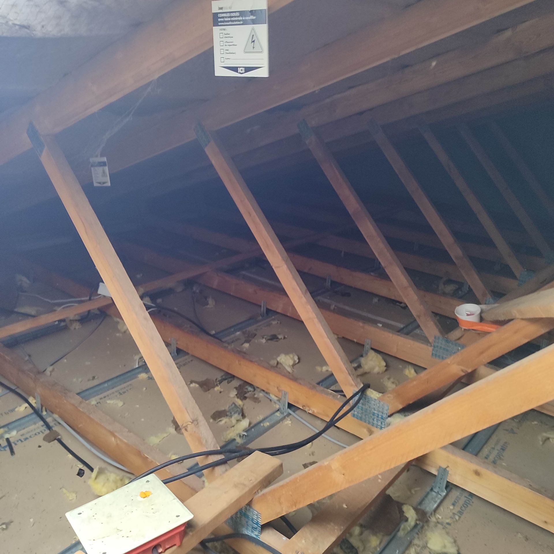 GTIsolation : Combles vidés de leur isolant