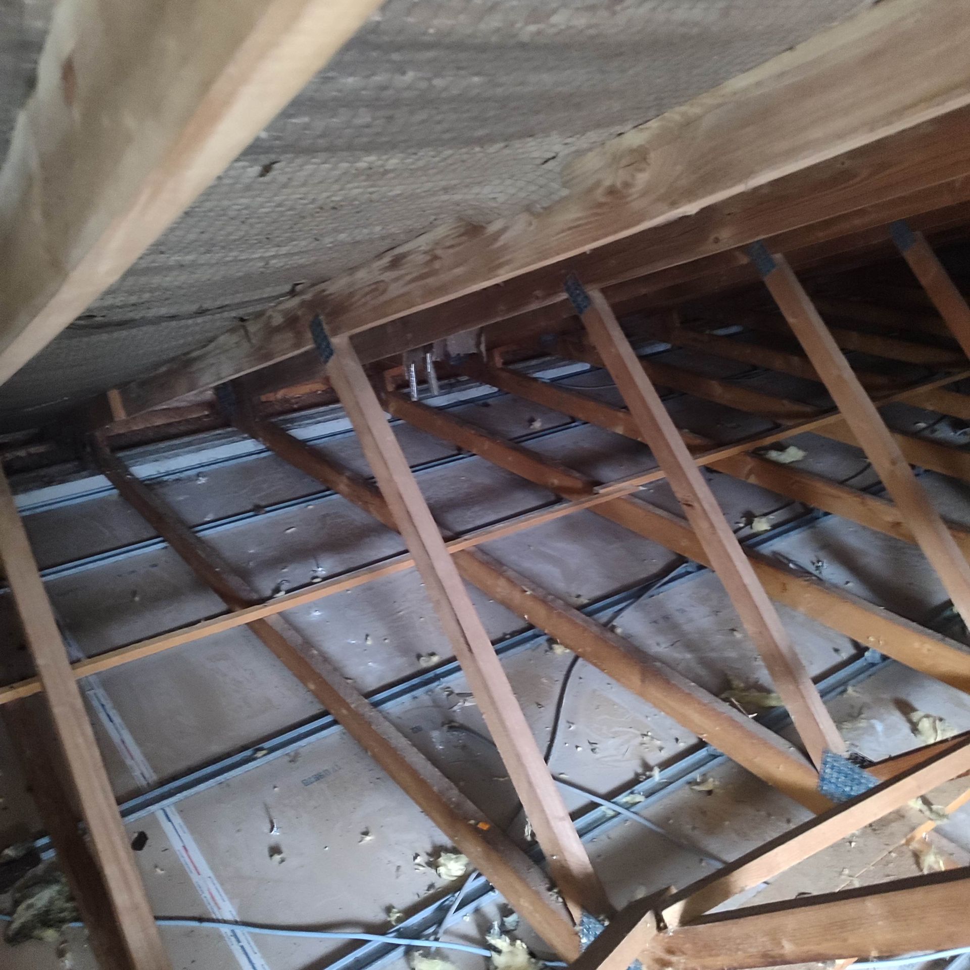 GTIsolation : Combles vidés de leur ancien isolant