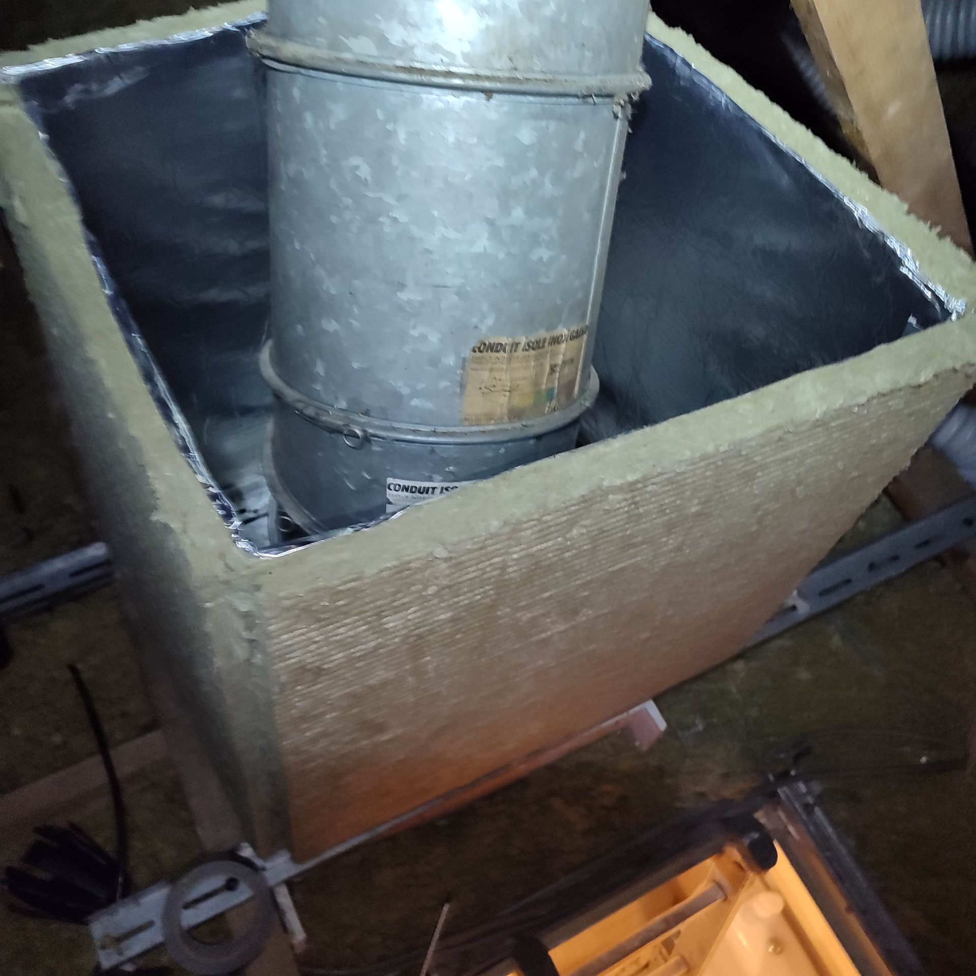 GTIsolation : Contour de conduit de cheminée avant isolation