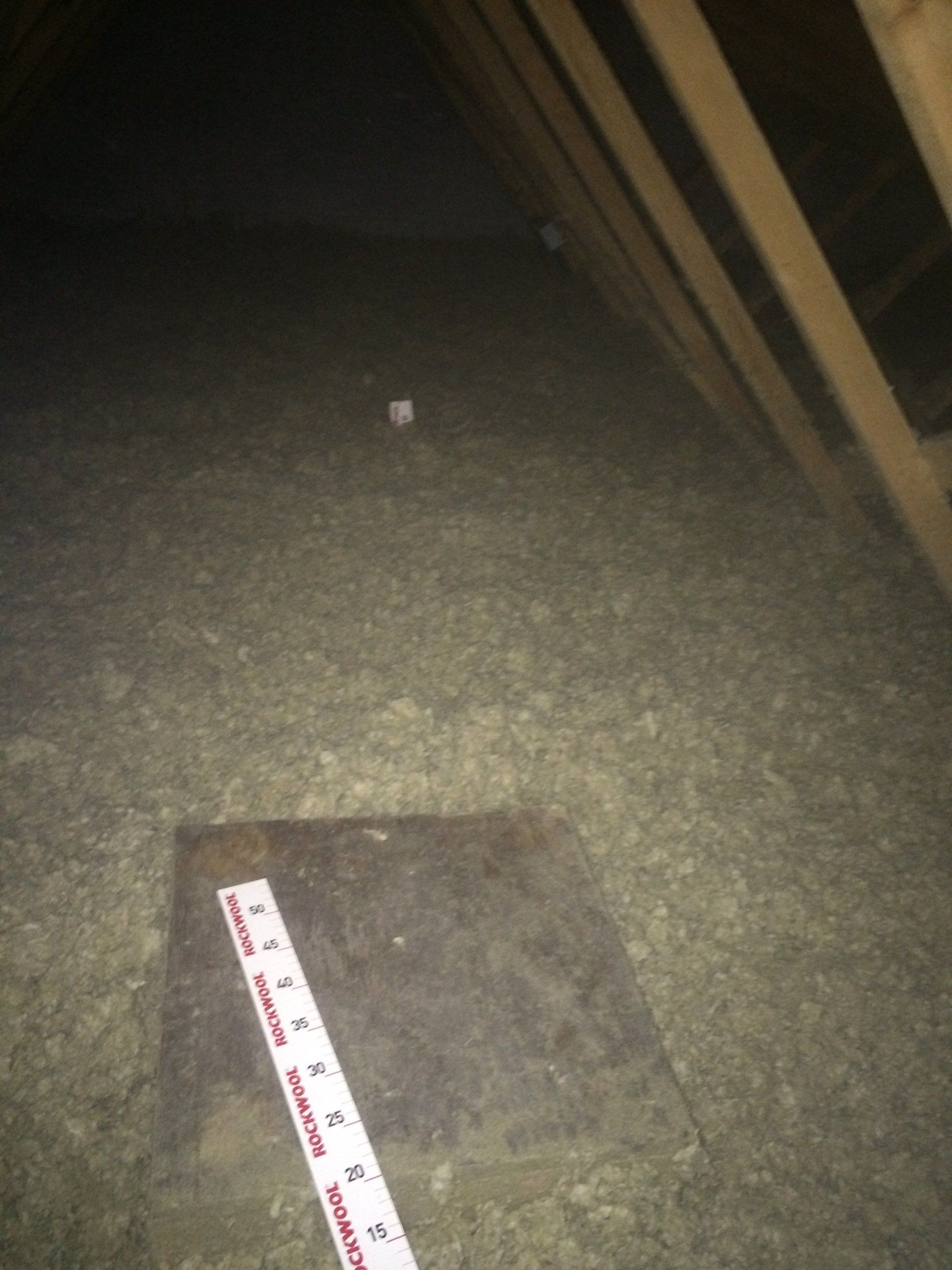 GTIsolation : soufflage de laine de roche dans les combles perdus