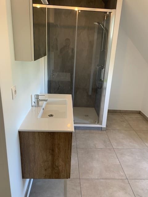 Rénovation meuble et carrelage salle de bains