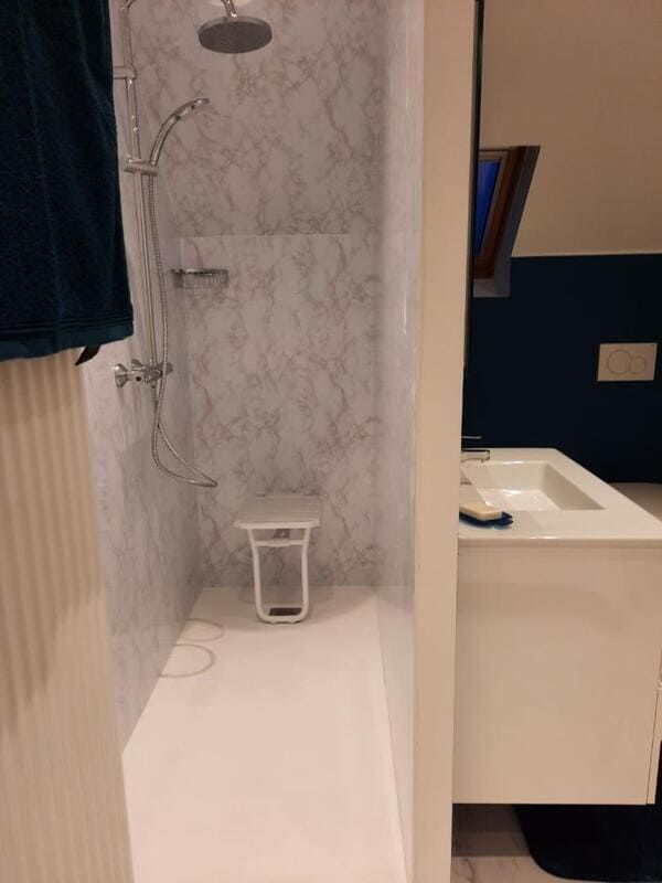 Salle de bains, à l'italienne PMR