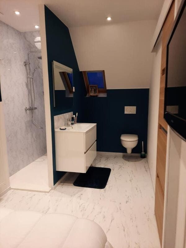 Salle de bains, WC et douche à l'italienne