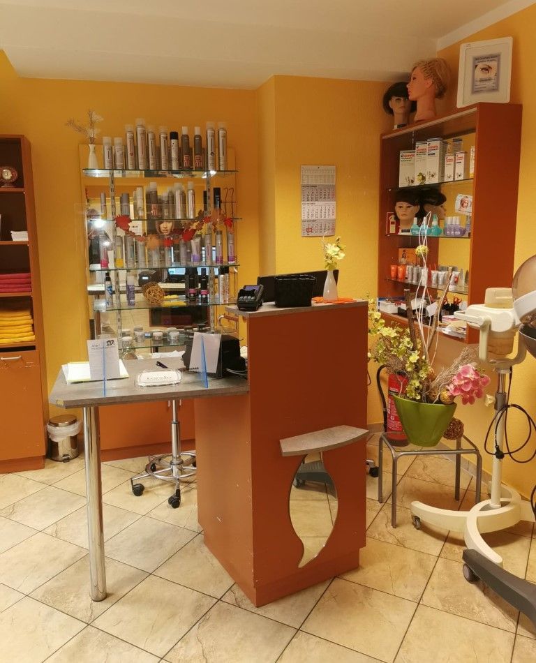 Salon Leutewitzer Ring Seniorenheim Gorbitz
Leutewitzer Ring 84
01169 Dresden