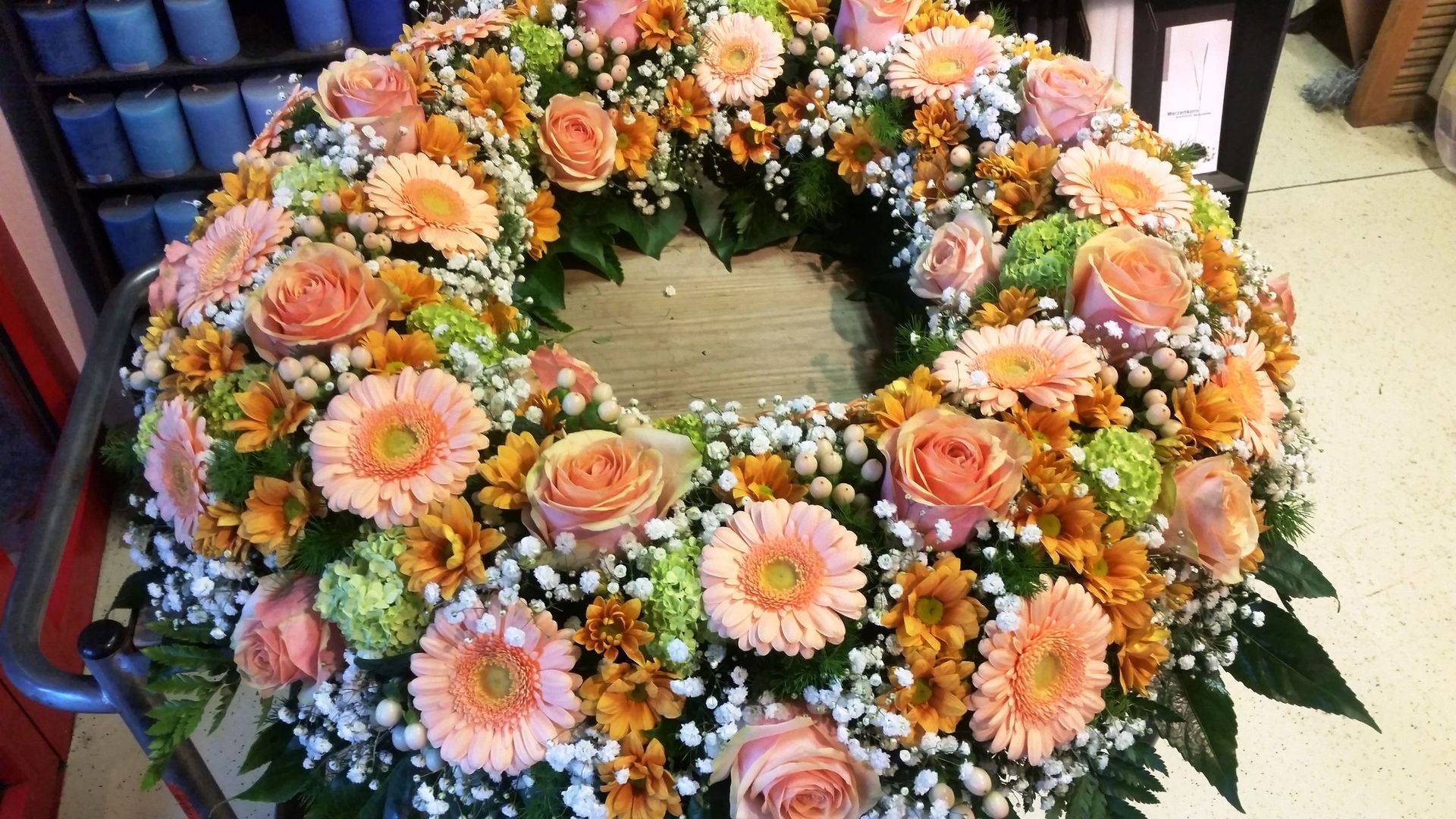 Trauerkranz mit Rosen