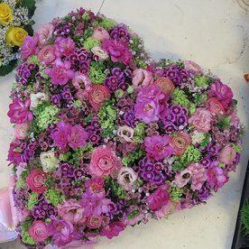 Trauerblumen, Herz, Grabschmuck