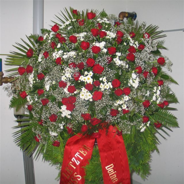 Grabschmuck mit Schleife