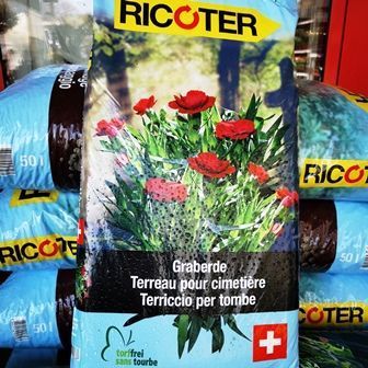 aus recyceltem Material