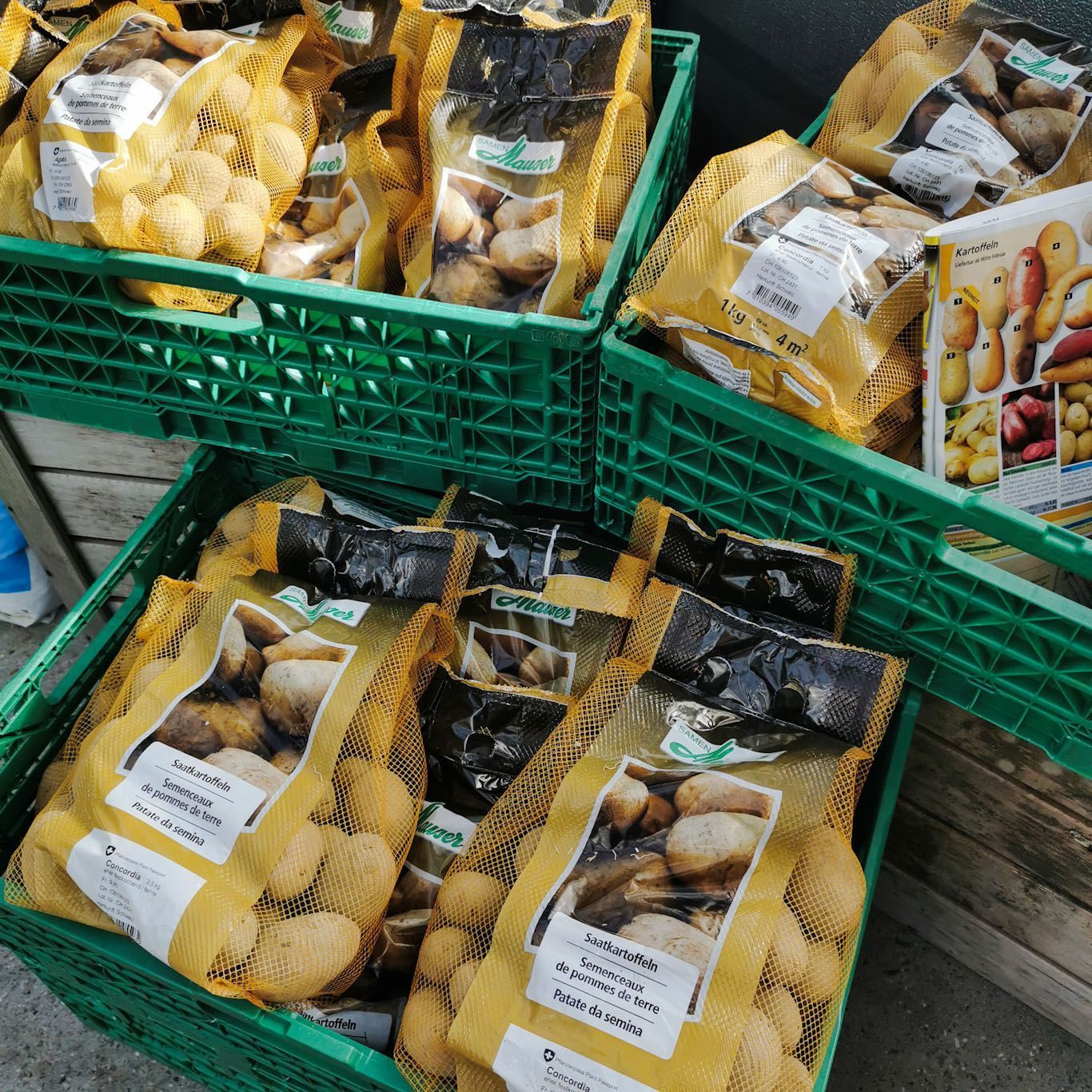 aus recyceltem Material