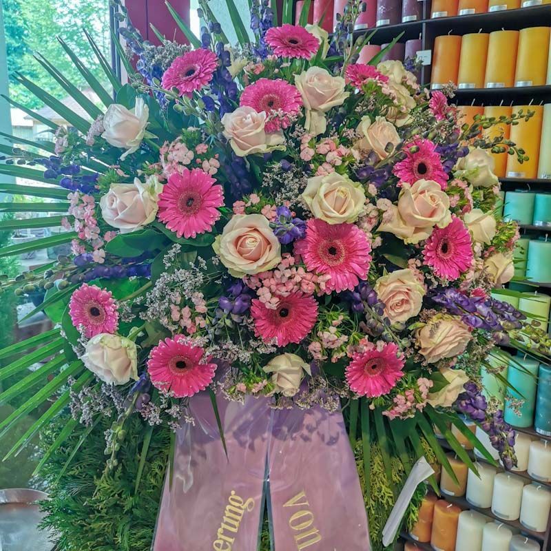 Blumenarrangement für Kirche, Kirchenschmuck